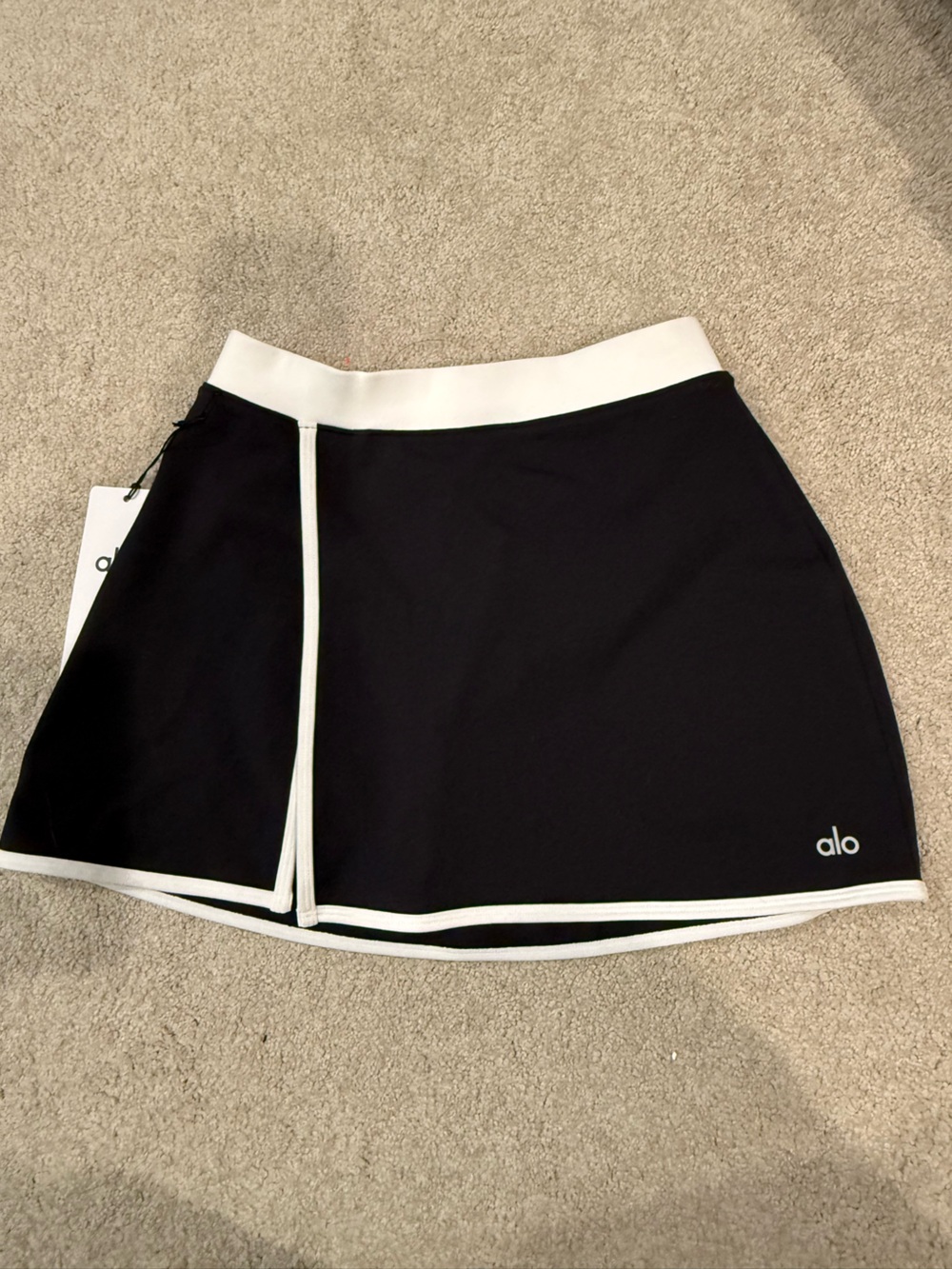 NWOT Alo Airbrush Streamlined Skirt in Black/White sz XXS - Picture 4 of 7
